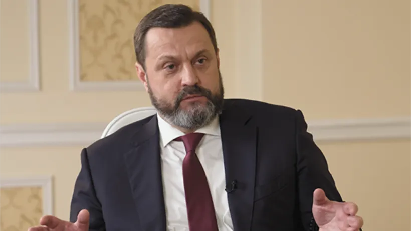 Євросоюз вводить нові санкції проти Андрія Деркача та Сергія Карякіна