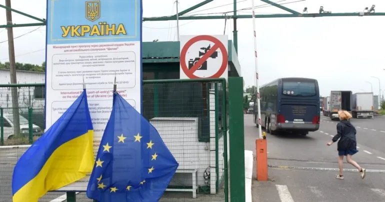 ЄС і Україна продовжили «транспортний безвіз» на 15 місяців