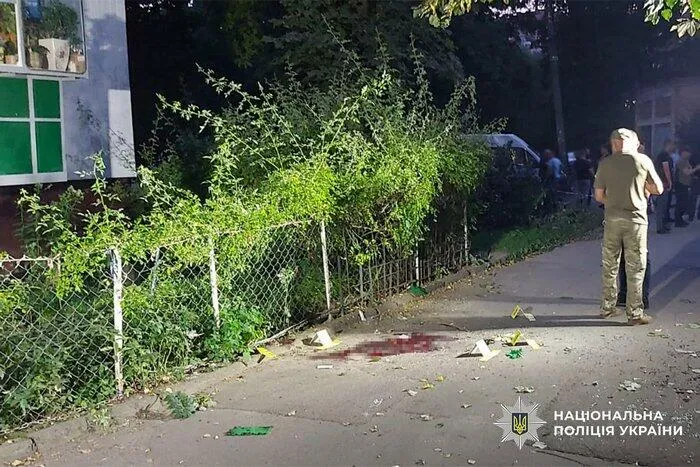 Вибух у Хмельницькому: поранено двох людей, пошкоджено авто