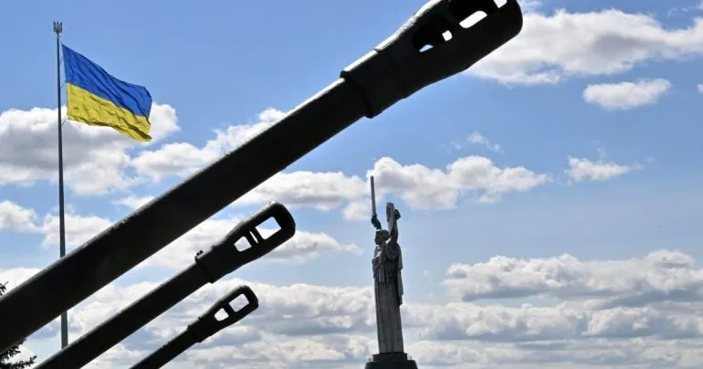 «Тримати Україну на ходу». На що Європейський інвестиційний банк даватиме гроші у 2026 році